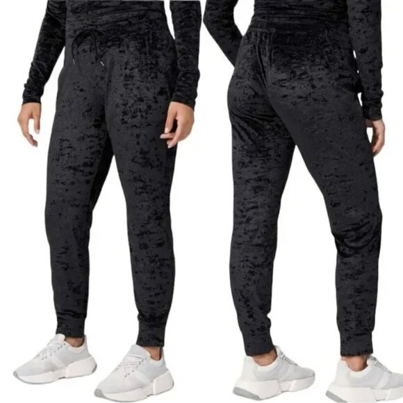 Lululemon | Ready to Crush Joggers in Midnight Blue - Picture 1 of 7